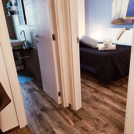 Apartament Dimora Silcla 2 *